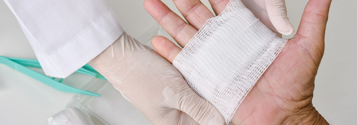 Provider dressing wound or burn