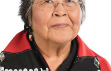 Dr. Evelyn Voyageur