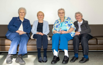 Volunteers at Vancouver General Hospital Auxiliary